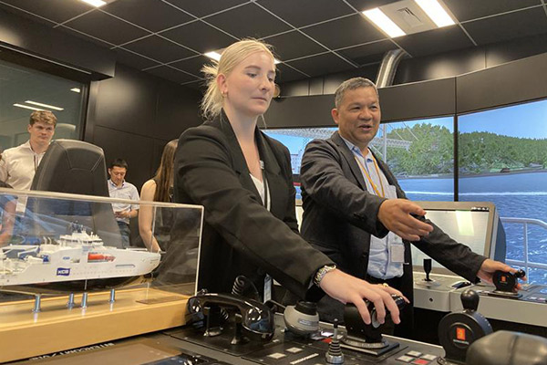 MOL Hosts University Students from Australia for Environmental/Safety Learning Session and Ship Operation Experience  MOL Turkey