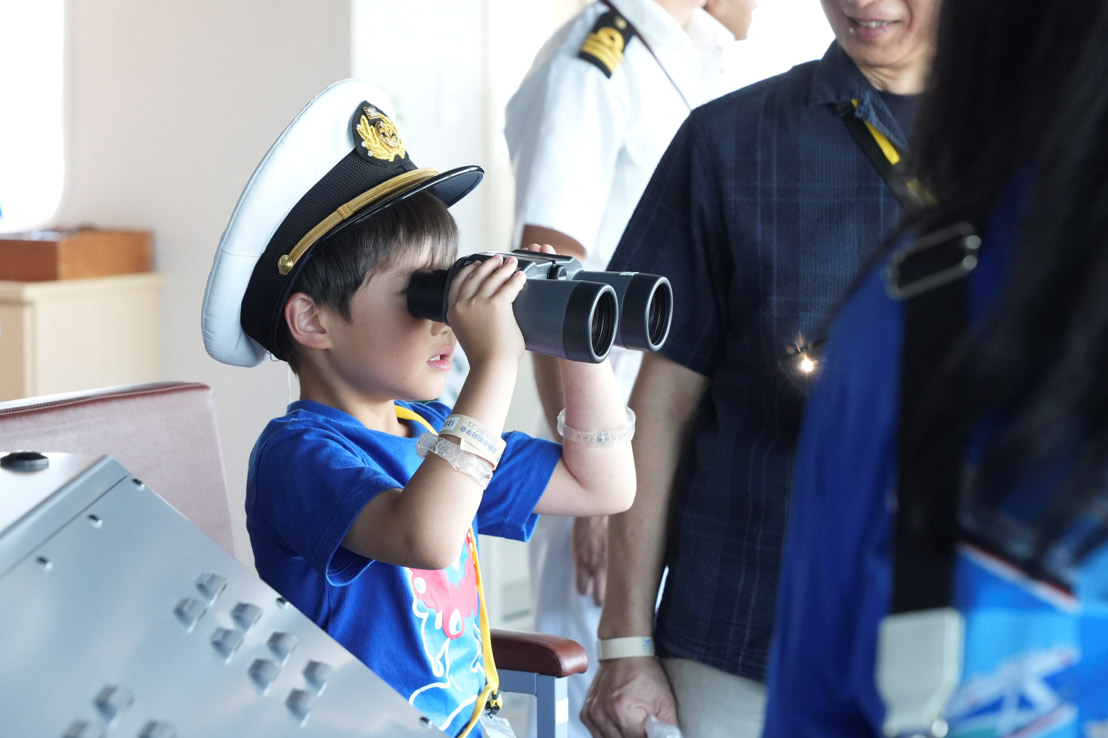 MOL Hosts Tour of Newest Car Carrier to Celebrate Marine Day  MOL Turkey