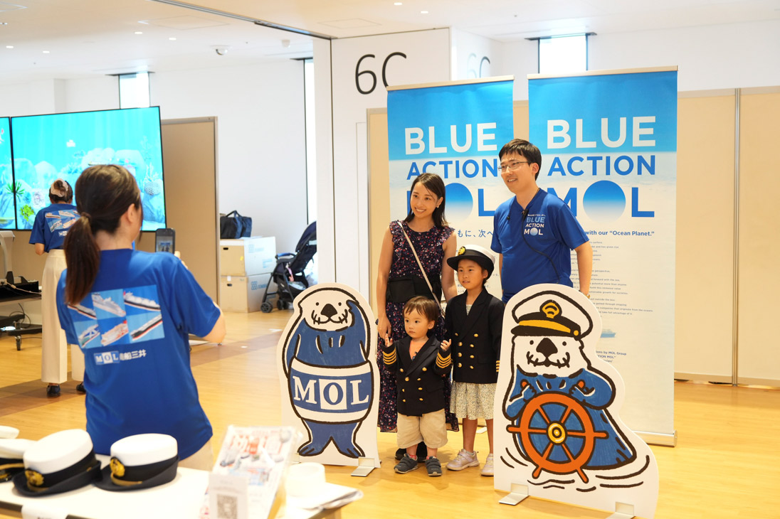 MOL Hosts Tour of Newest Car Carrier to Celebrate Marine Day  MOL Turkey